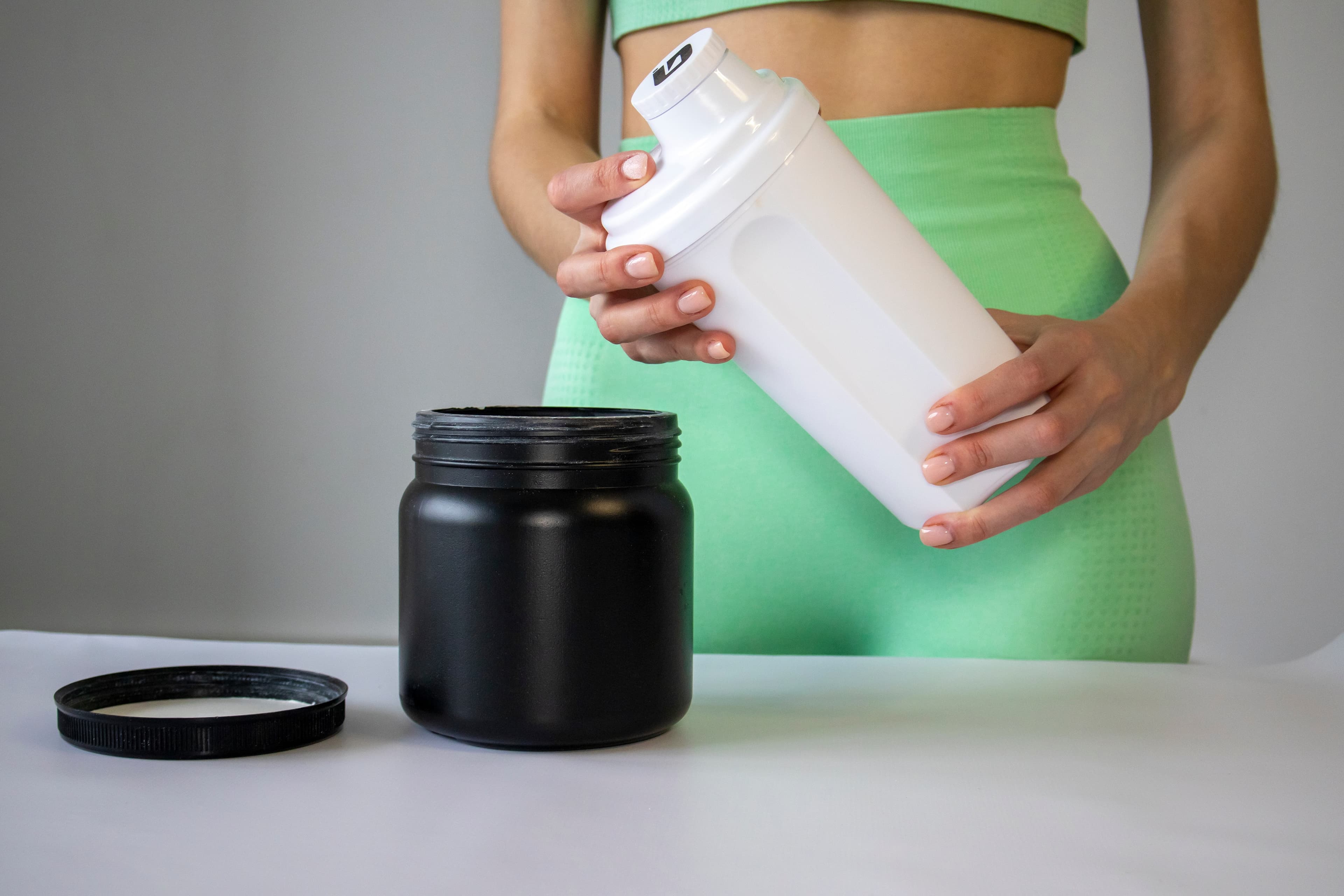 Protéine hydrolysée vs Whey : pourquoi privilégier la forme hydrolysée ?